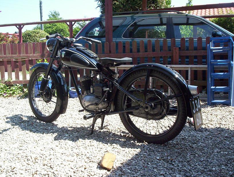 Image of dkw250606a.jpg