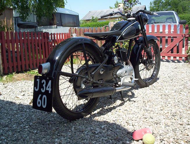 Image of dkw250606b.jpg