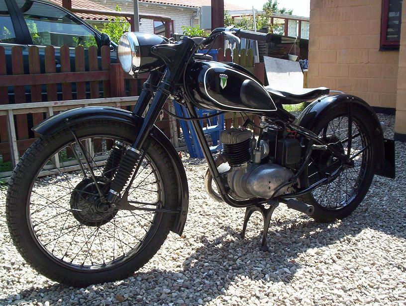 Image of dkw250606c.jpg